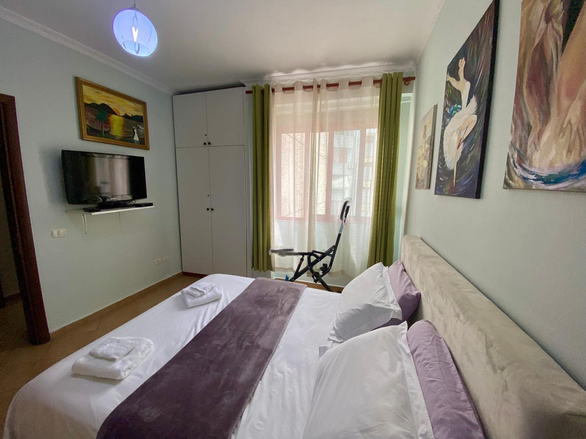 Stay At An Artist'S Place! Τίρανα Εξωτερικό φωτογραφία